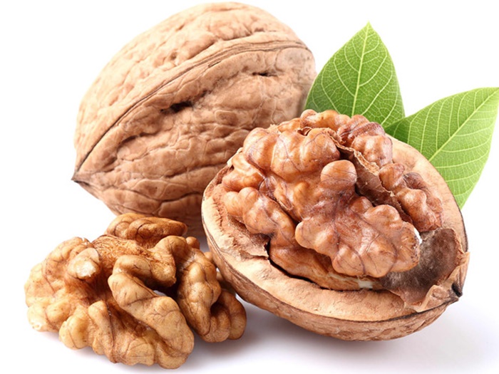 Is it safe for pregnant women to eat raw Walnuts?