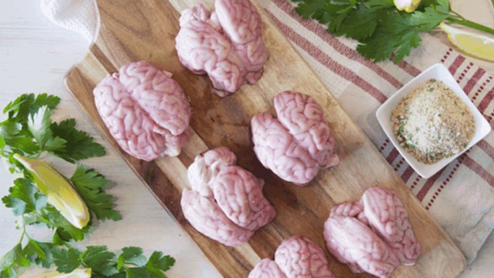 Is it advisable for pregnant women to consume pig brains?