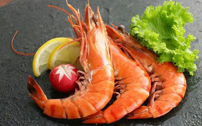 The dangers of eating too much shrimp for pregnant women